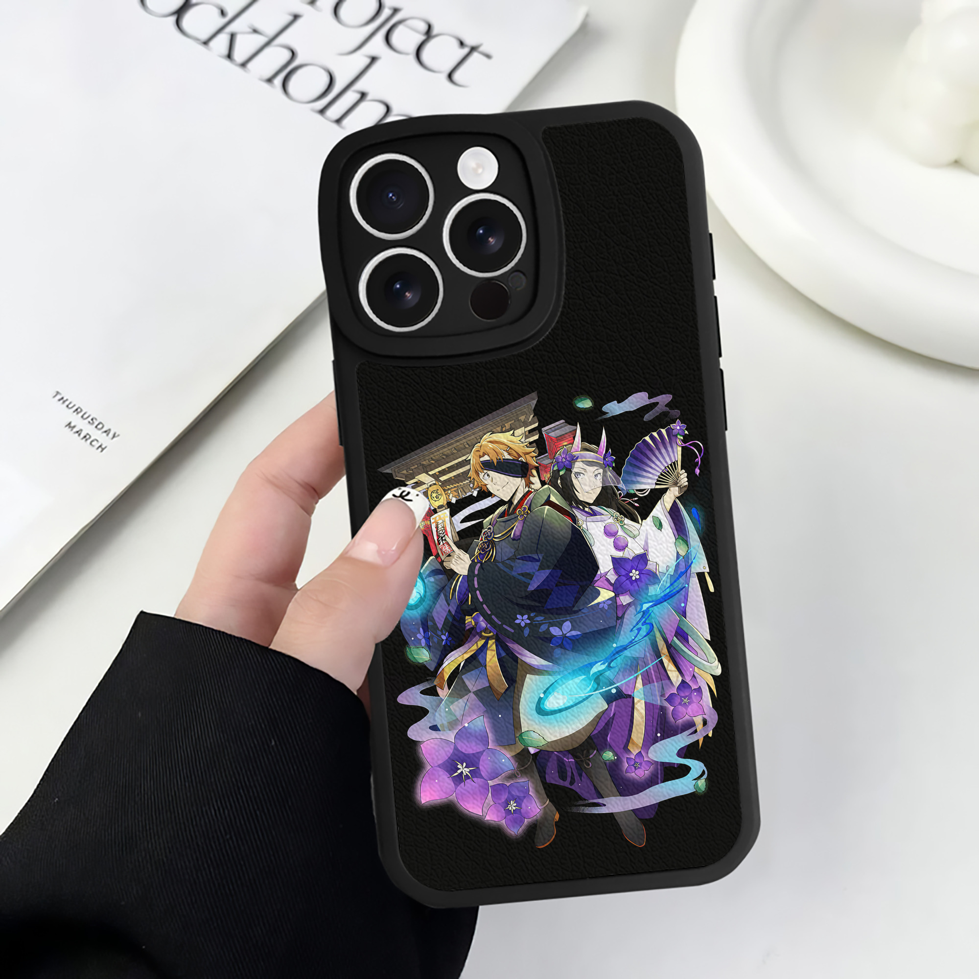 （画像用） 文豪ストレイドッグス Bungo Stray Dogs 【iPhone 16シリーズ対応】シリコンスマホケース（レザー調） 材質：シリコン